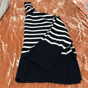 Women’s chunky striped turtleneck sweater